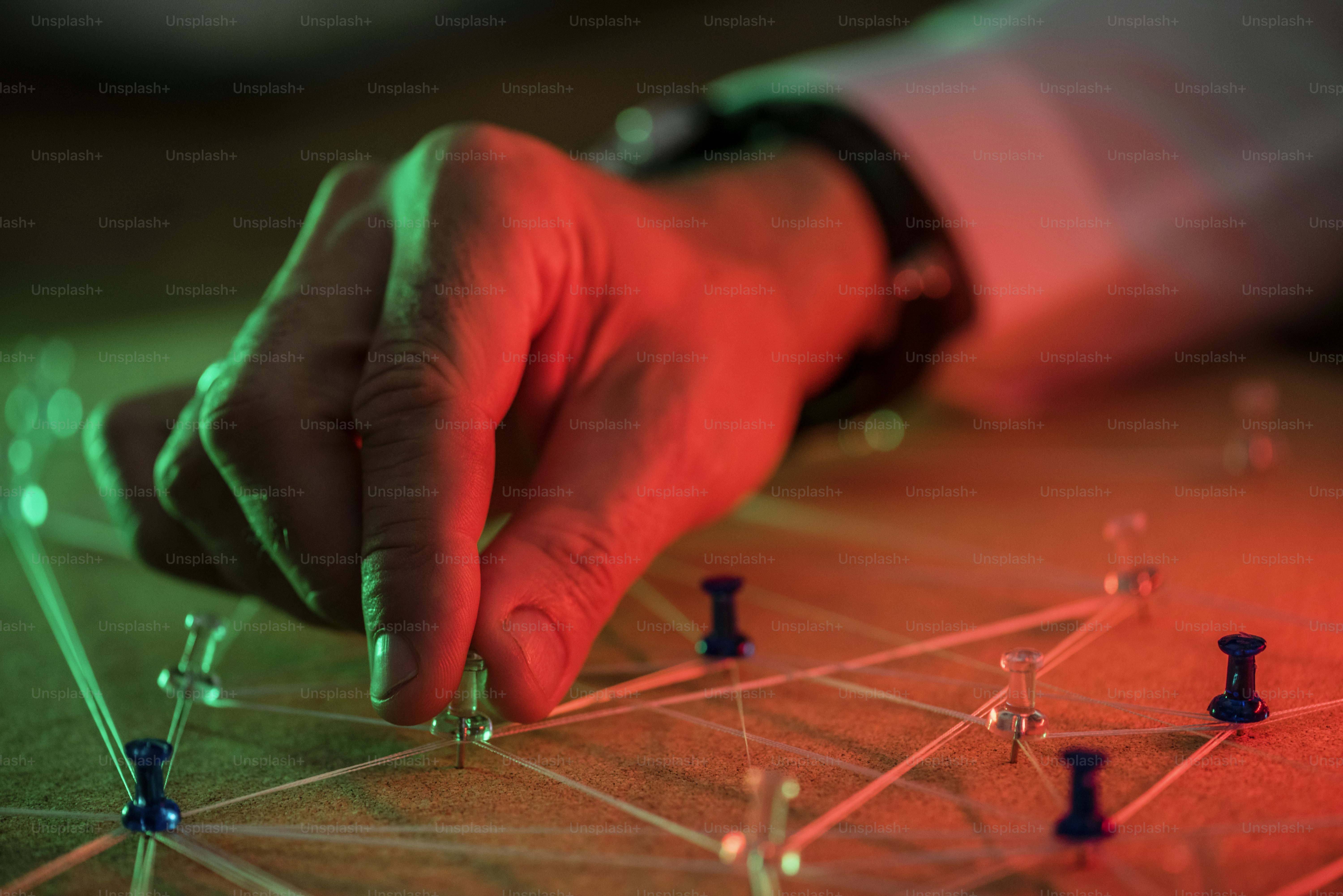 Hand selecting pin on connection simulate